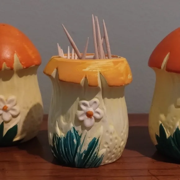 Mushroom Salt & Pepper Set - Picture 4 of 8